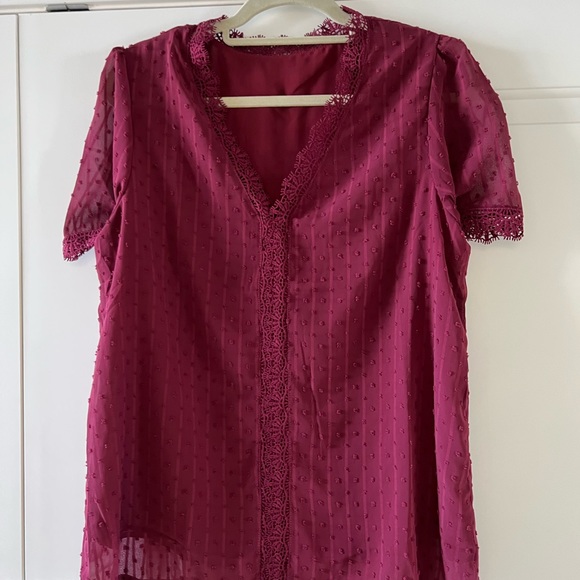 ⚡️Like-New” Beautiful Burgundy Blouse - Picture 9 of 9